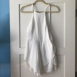 LF BACKLESS LACE ROMPER